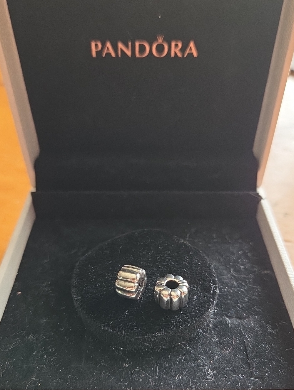 Retired Pandora Ribbed Clip Charms x2 790163